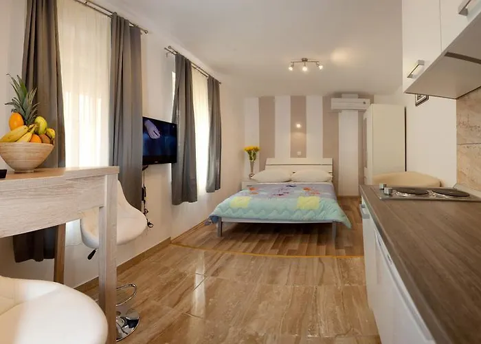 Luxury Izidor