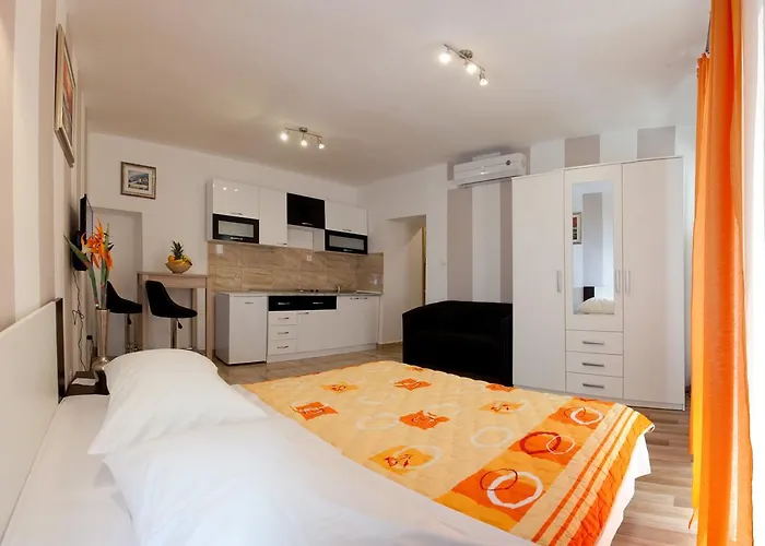 Luxury Izidor Affittacamere 3*