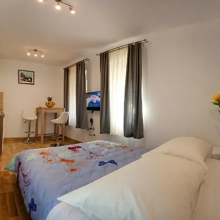 Gostinjska kuća Luxury Izidor Split