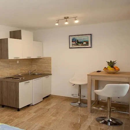 Luxury Izidor Gostinjska kuća 3*